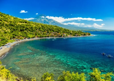 Asie Indonésie Bali plage Azure Amed montagnes