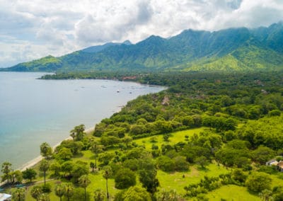 Asie Bali vue aérienne Pemuteran côte verte