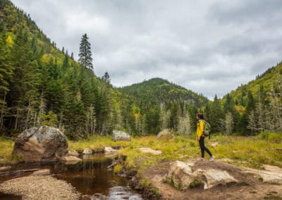 Canada Québec randonnée femme paysage