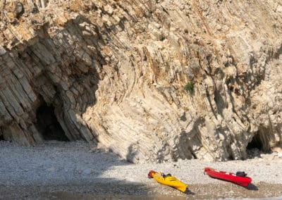 Albanie Himare kayak rouge jaune