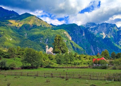 Albanie montagne campagne champs