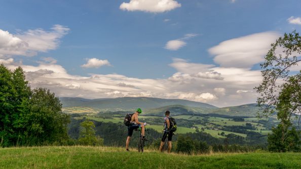 République Tchèque voyage à vélo campagne panorama pause De Prague à Vienne à vélo, à travers les vignobles de la République Tchèque