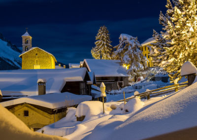 France Queyras hiver neige Saint Veran nuit lumières