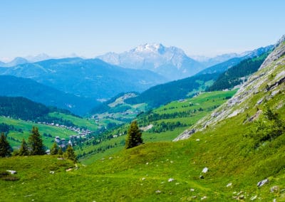 France Alpes Aravis Annecy montagne champs