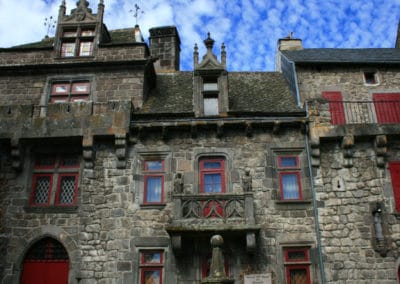 France Auvergne Besse en Chandesse maisons ©OTSANCY