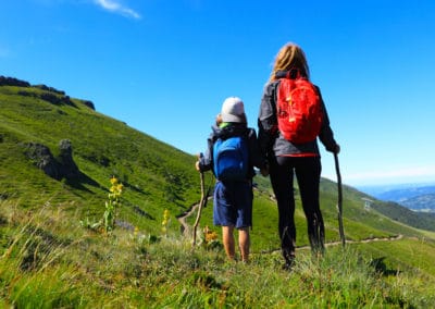 France Auvergne Cantal massif randonnée famille panorama