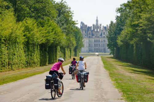 France Loire Château Chambord vélo Le Château de Chambord sur l'itinéraire de la Loire à vélo