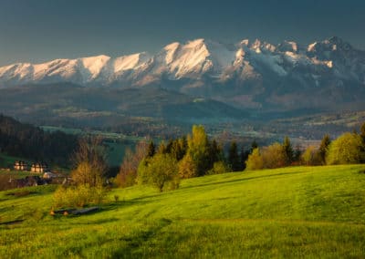 Slovaquie Pologne Tatras printemps champs montagne