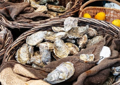 France Bretagne Cancale huîtres paniers citrons