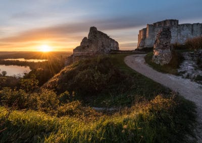 Château Gaillard au soleil couchant, l'une des attractions de la Seine à vélo